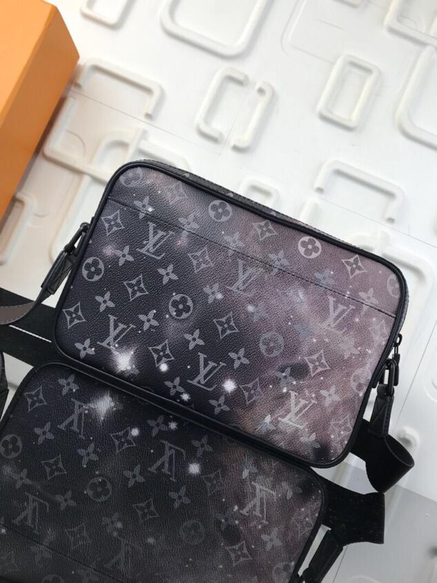 Shoulder Bag LV