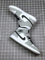 Tenis Air Jordan Mid