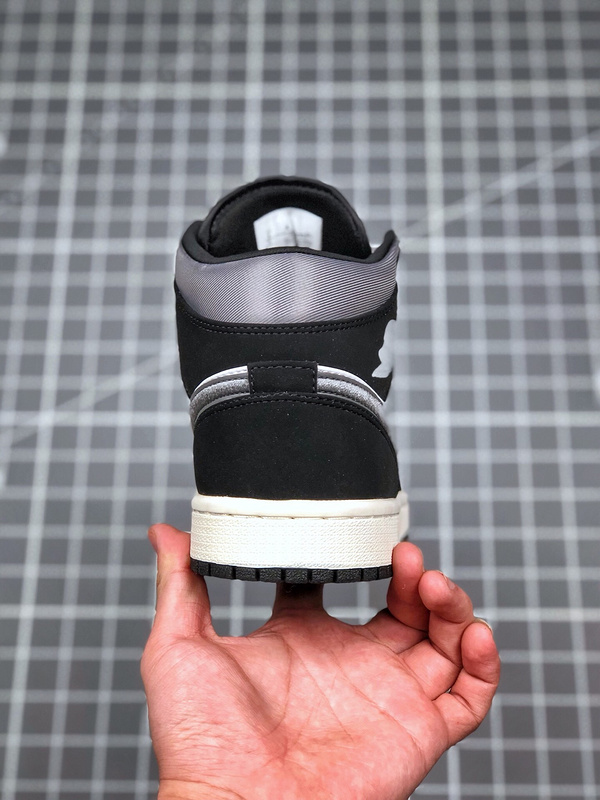 Tenis Air Jordan Mid