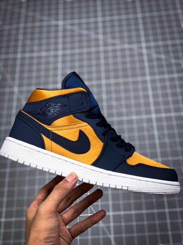 Tenis Air Jordan Mid