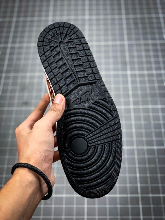 Tenis Air Jordan Mid