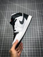 Tenis Air Jordan Mid