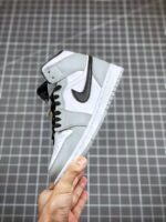 Tenis Air Jordan Mid