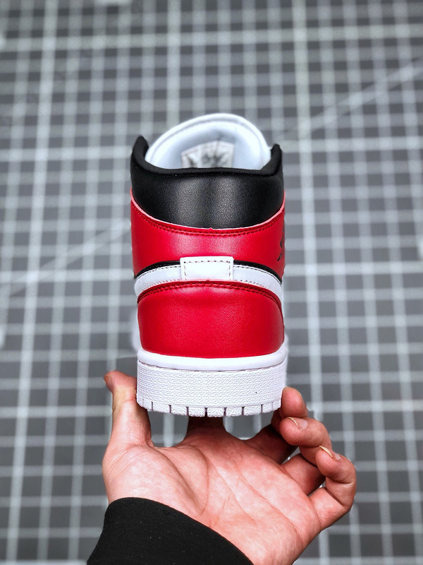 Tenis Air Jordan Mid