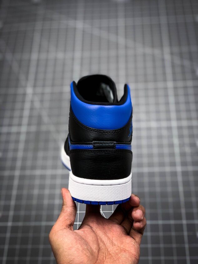 Tenis Air Jordan Mid