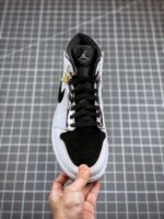 Tenis Air Jordan Mid