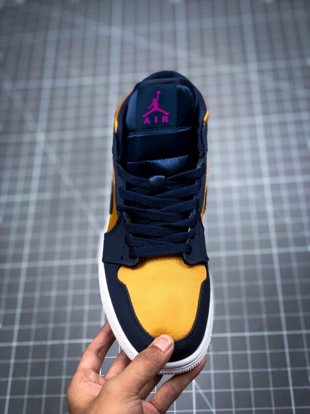 Tenis Air Jordan Mid