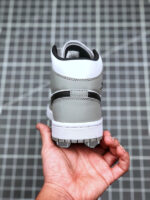 Tenis Air Jordan Mid