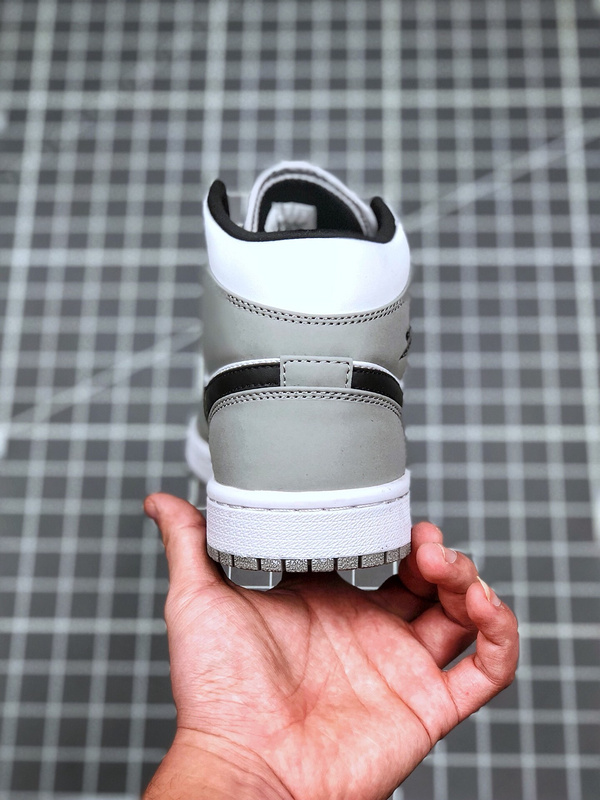 Tenis Air Jordan Mid