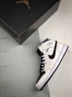 Tenis Air Jordan Mid