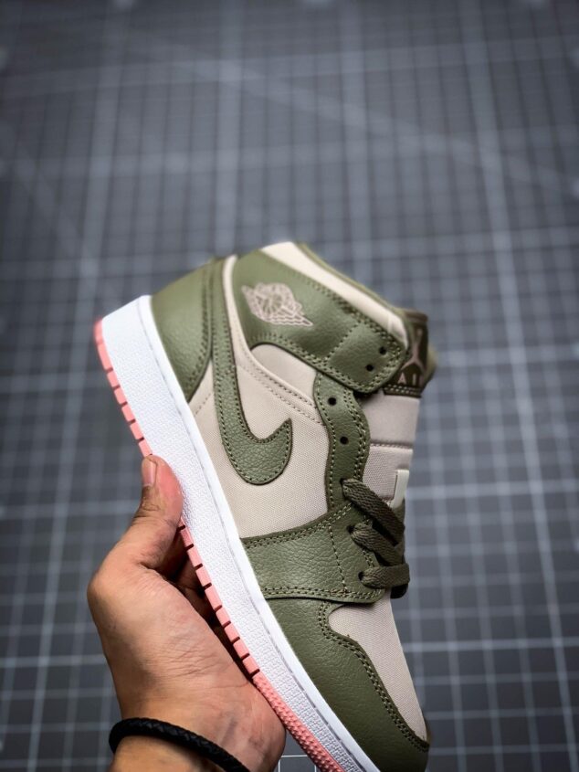 Tenis Air Jordan Mid