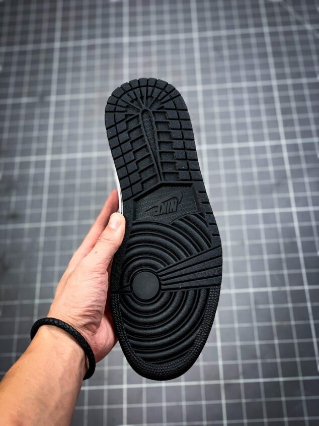 Tenis Air Jordan Mid