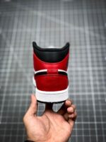 Tenis Air Jordan Mid