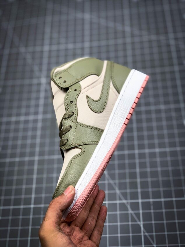 Tenis Air Jordan Mid