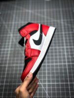Tenis Air Jordan Mid