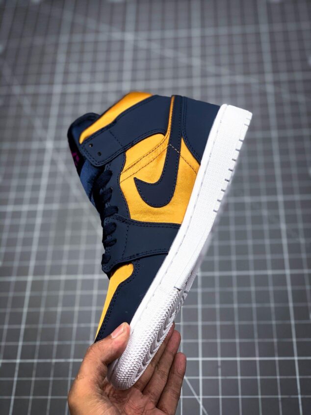 Tenis Air Jordan Mid