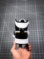 Tenis Air Jordan Mid