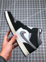 Tenis Air Jordan Mid